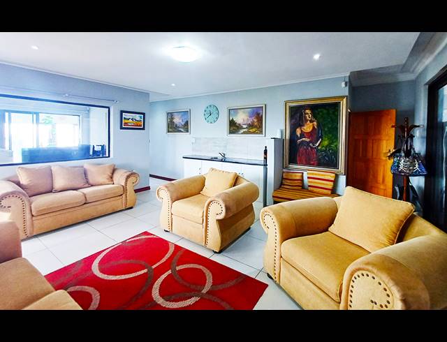 7 BEDROOM FREESTANDING FOR SALE IN KLEINMOND CENTRAL
